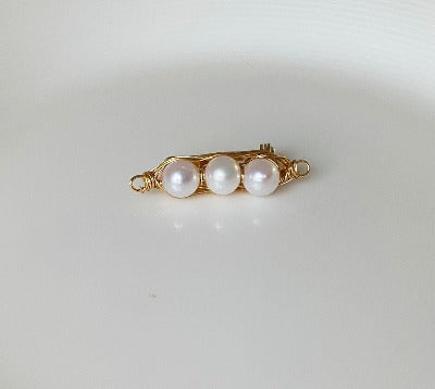 Handmade Freshwater Pearl Gold-Plated Brooch